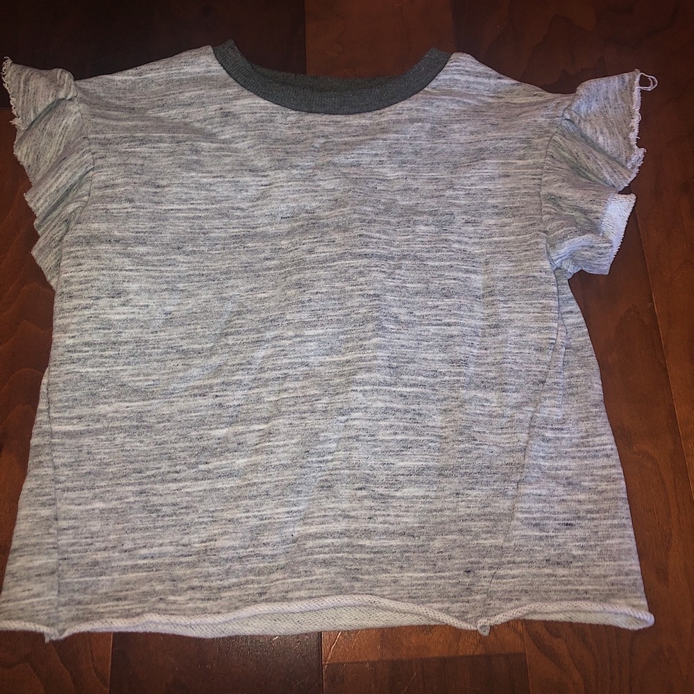 Girls gray top.